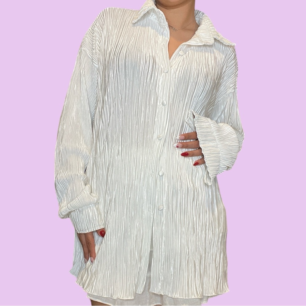 Cute white ribbed button up long sleeve 🤍